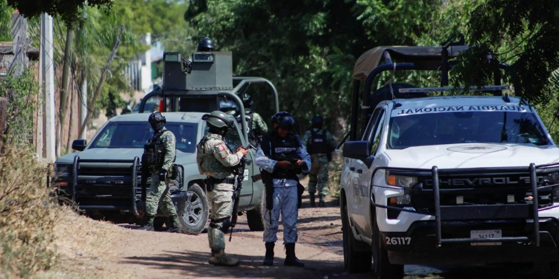 Militares matan a 19 presuntos miembros de un cártel de Sinaloa