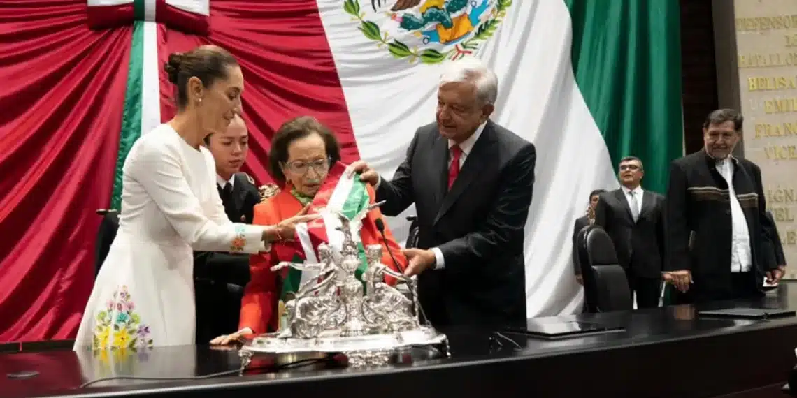 Homenaje de cuerpo presente a Ifigenia Martínez en el Congreso