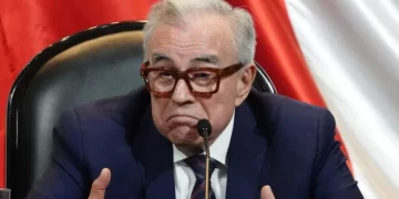 Rocha Moya, se mofa de la revocación de mandato