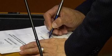 Cinismo de Javier Corral …votó por Rosario Piedra