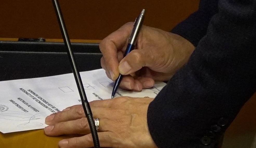 Cinismo de Javier Corral …votó por Rosario Piedra
