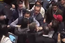 “Yo si te madreo, yo si te mato”, dice Yunes a Vázquez