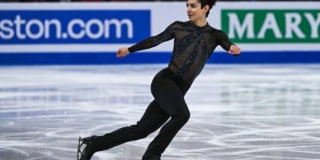 Donovan Carrillo gana plata en patinaje artístico en Alemania