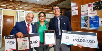 Entregan en Sesión de Cabildo premios a la Trayectoria Artística y al Gestor Cultural 2024