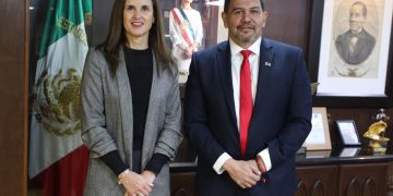 Visita la Cónsul de Canadá en México al alcalde Pérez Cuéllar