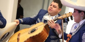 Pérez Cuéllar reafirma su apoyo a la preservación del mariachi en Juárez
