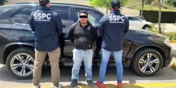Detienen en Veracruz al número 10 de los más buscados por el FBI