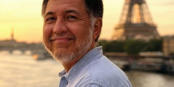 Fernández Noroña se fue a Francia… ¿mientras se calman las aguas?