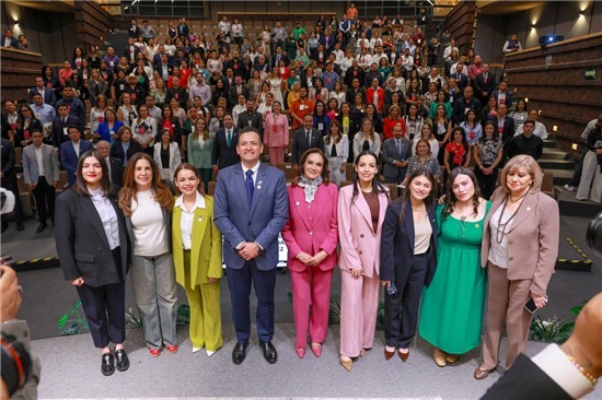 Preside Marco Bonilla evento nacional  de alcaldes en la Cámara de Diputados