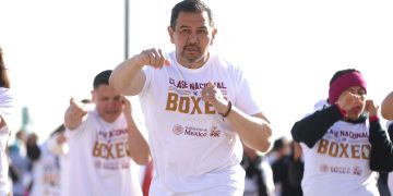 15 mil juarenses en clase de box en la Plaza de la Mexicanidad