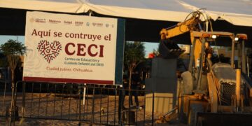 Municipio y Federación colocan la primera piedra de guarderías CECI