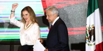 La esposa de López Obrador, que exigía a la Corona disculpas por la Conquista, quiere ahora ser española
