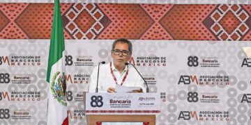 Combatir el “huachicol fiscal”, con demandas penales pide la SHCP