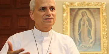 La postura León XIV sobre inmigración, mujeres en la iglesia y comunidad LGBTQ