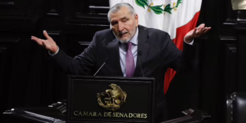 Transferencias privadas raras por 79 mdp a Adán Augusto