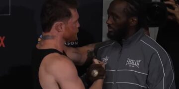 Crawford sorprendió a todos al regresar los cinturones a El Canelo