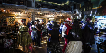 Pachucos juarenses celebran a Tin Tan en La Fiesta