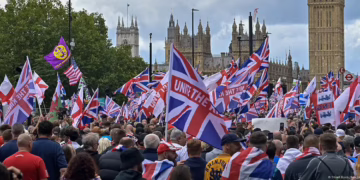 Violenta manifestación antiinmigrante en Londres