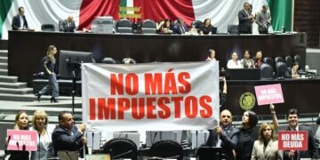 Diputados aprueban alza en impuestos para 2026: refrescos, tabaco y apuestas en la mira