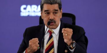 Trump autoriza operaciones encubiertas de la CIA en Venezuela para presionar a Maduro