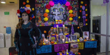 Adultos mayores de Chihuahua, Cuauhtémoc y Parral honran a sus difuntos con altares y concursos en Día de Muertos
