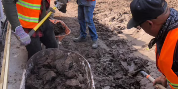 Retiran más de 4 mil toneladas de tierra y escombro tras inundaciones en Casas Grandes