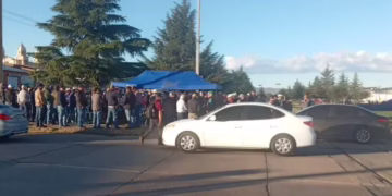Campesinos bloquean vías del tren en Cuauhtémoc por demandas agrarias ignoradas