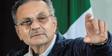 Ex altos mandos de Pemex aterrizan en Infonavit con sueldos cercanos a los de la presidenta