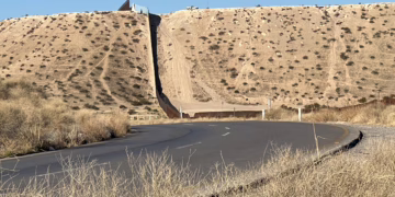 Doble homicidio en Valle de Juárez: hallan dos cuerpos en carretera Juárez-Porvenir