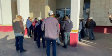 Agricultores de Chihuahua mantienen bloqueo en Aduanas Fronterizas