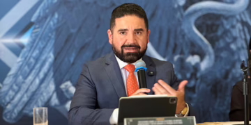 Diputado de MC busca bajar edad para votar a 16 años en México