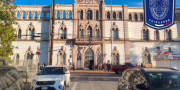 Adolescente reportada como ausente muere al saltar de puente en Chihuahua