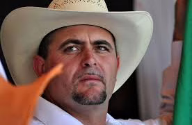 Tras las huellas de…Julián LeBarón, a la gubernatura