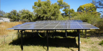 Municipio de Chihuahua instala paneles solares en siete comunidades rurales para garantizar agua potable