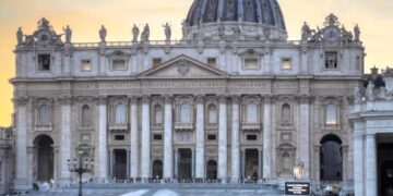 El Vaticano aparta al obispo de Cádiz en el primer escándalo de abusos contra un prelado español