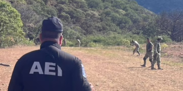 Ejército y AEI destruyen narco-pista en Moris, Chihuahua