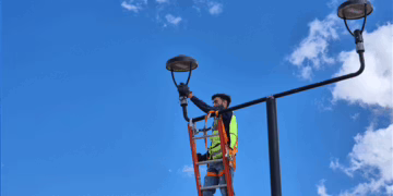 Modernizan alumbrado en seis colonias de Chihuahua