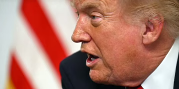 Trump declara cerrado el espacio aéreo venezolano en medio de escalada contra Maduro