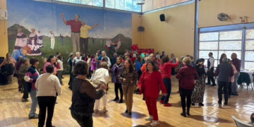 Celebran Navidad con adultos mayores