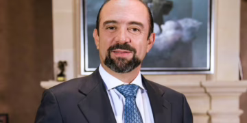 Sobre Baeza Fares/ Modernizar la administración pública/ Quiere ser alcalde