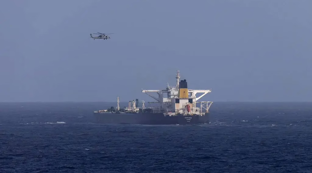 La Guardia Costera de EE.UU. persigue al petrolero Bella 1 en el Atlántico