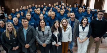 Capacitan en lengua de señas mexicana para policías y servidores públicos