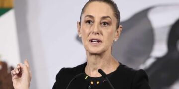 Sheinbaum invita formalmente al papa León XIV a visitar México