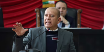 Morena rechaza nueva deuda y alza al ISN