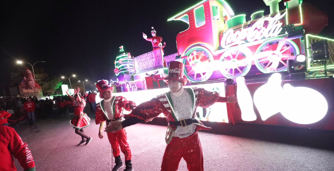Caravana Coca-Cola ilumina Juárez con saldo blanco y récord de 185 mil asistentes