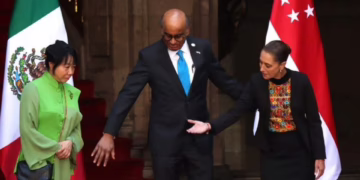 Momento de confusión diplomática: Sheinbaum y el protocolo asiático en Palacio Nacional
