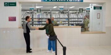 Sheinbaum realiza visita sorpresa a hospital del IMSS en Ciudad Juárez para supervisar abasto de medicamentos