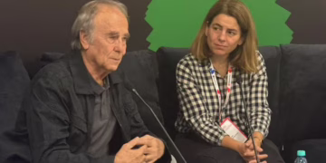 Serrat desborda la sala de prensa en la FIL Guadalajara: “Si no me hubieran invitado, me hubiera invitado yo mismo”