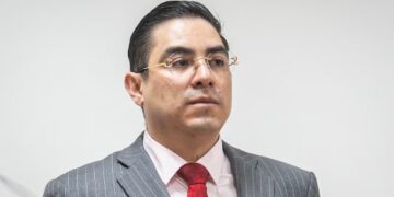 Sheinbaum separa a directivo de Aduanas tras escándalos de lujo y visa revocada