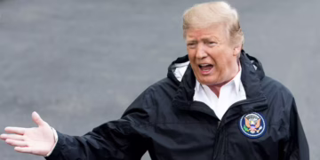 Trump amenaza a Maduro: «Si se hace el duro, será la última vez»